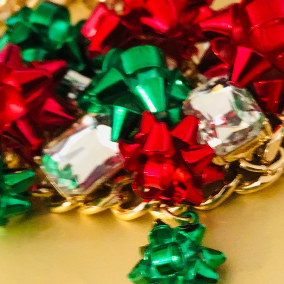Betsey Johnson Necklace - Red & Green Metallic Bows & Crystal Rhinestones NWT - Picture 7 of 16
